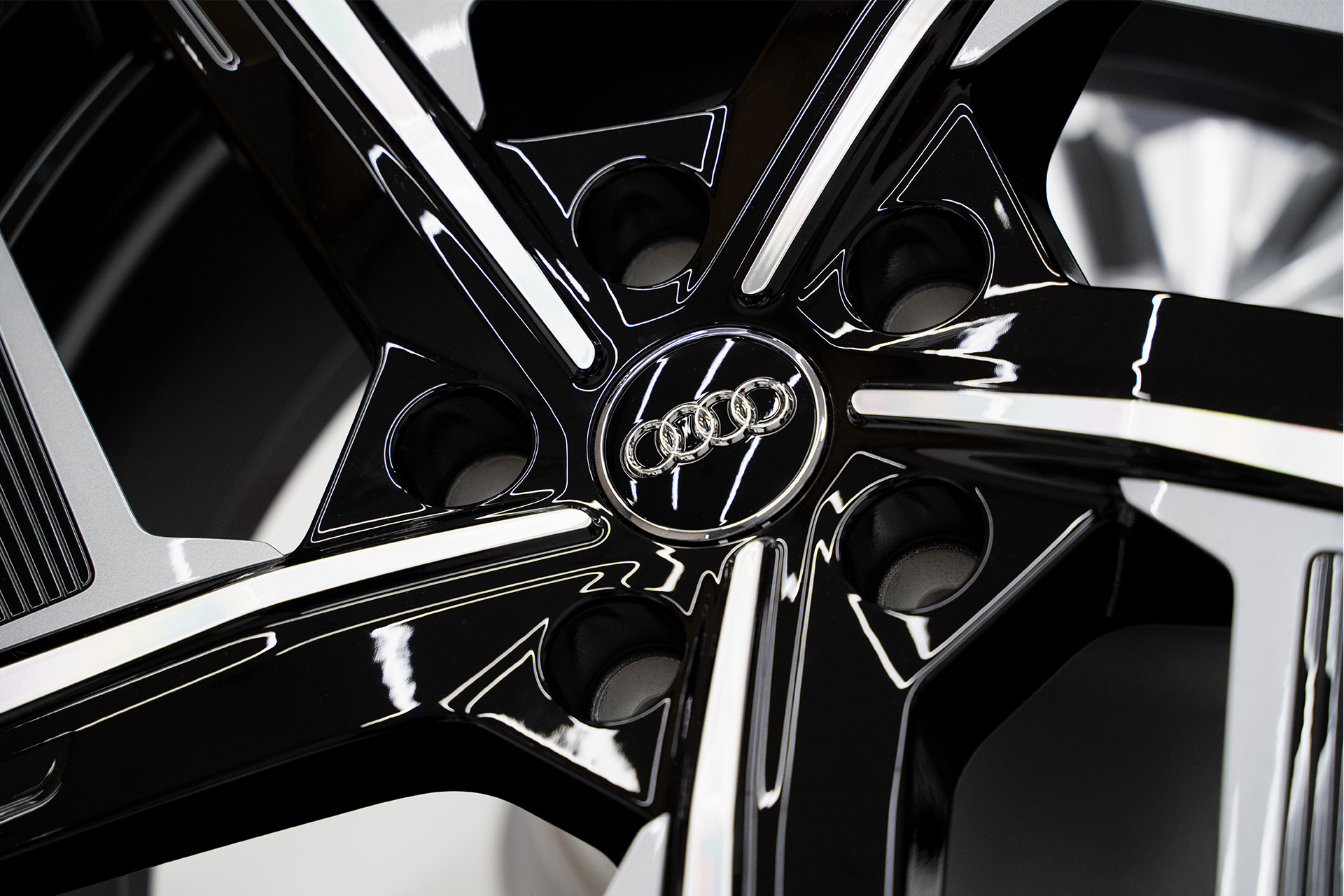 Immagine dettagliata dell’aerocerchio Audi.